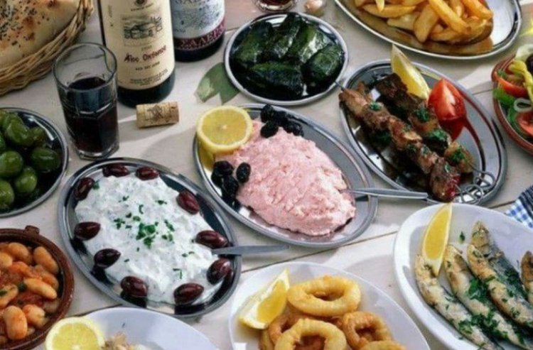 Ο Δήμος Ναυπλιέων δίπλα στους δημότες του μοιράζοντας τα απαραίτητα αγαθά για το Σαρακοστιανό τραπέζι