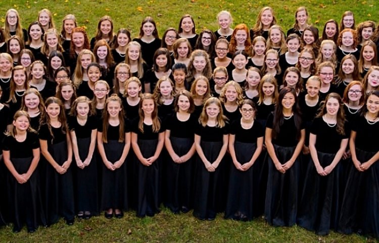 Η «Bella voce young women choir» της Μινεσότα και το Μουσικό σχολείο Αργολίδας συμπράττουν στο Ναύπλιο
