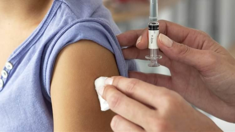 Αντιγριπικός εμβολιασμός για την εποχική γρίπη στο κοινωνικό ιατρείο Ναυπλίου