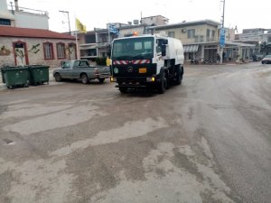 Συνέχεια καθαριότητας στην Τ.Κ. Δρεπάνου με το ειδικό μηχάνημα - σκούπα του Δήμου Ναυπλιέων