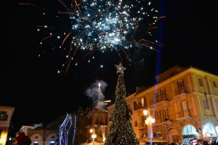 Φοράει τα καλά του για τα Χριστούγεννα ο Δήμος Ναυπλιέων