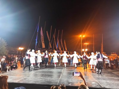 Δύο παράλληλες χορευτικές εκδηλώσεις στα πλαίσια της 1ης Έκθεσης τοπικών προϊόντων αλλά και του 7ου Mediterranean Yacht Show