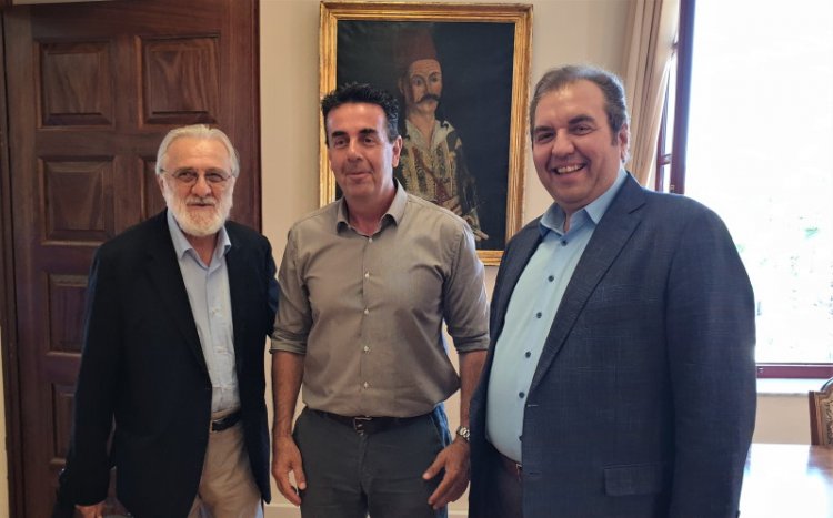 Επίσκεψη του Έλληνα σκηνοθέτη Γιάννη Σμαραγδή στον Δήμαρχο Ναυπλιέων Δημήτρη Κωστούρο